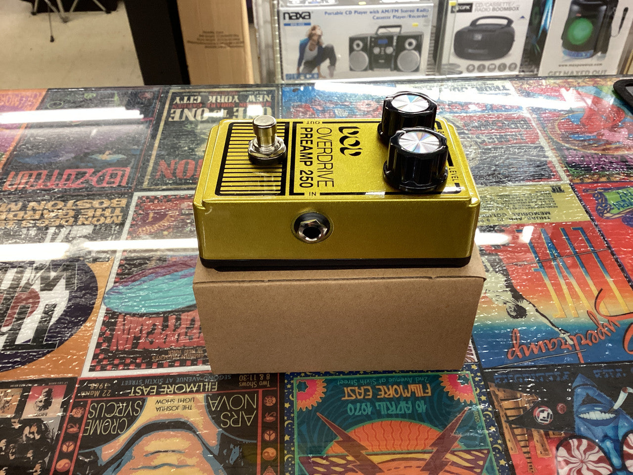 The legendary analog DOD Overdrive Preamp 250 is back, with over 40 years of history and experience behind it. The new 2013 version of the legendary DOD 250 captures all of the classic tone and wild heart of the original but in no way tames its performanc